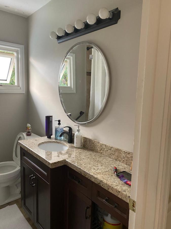 Clearbrooke Gem- Bright Private Bedroom Close To Yyz Toronto Ngoại thất bức ảnh