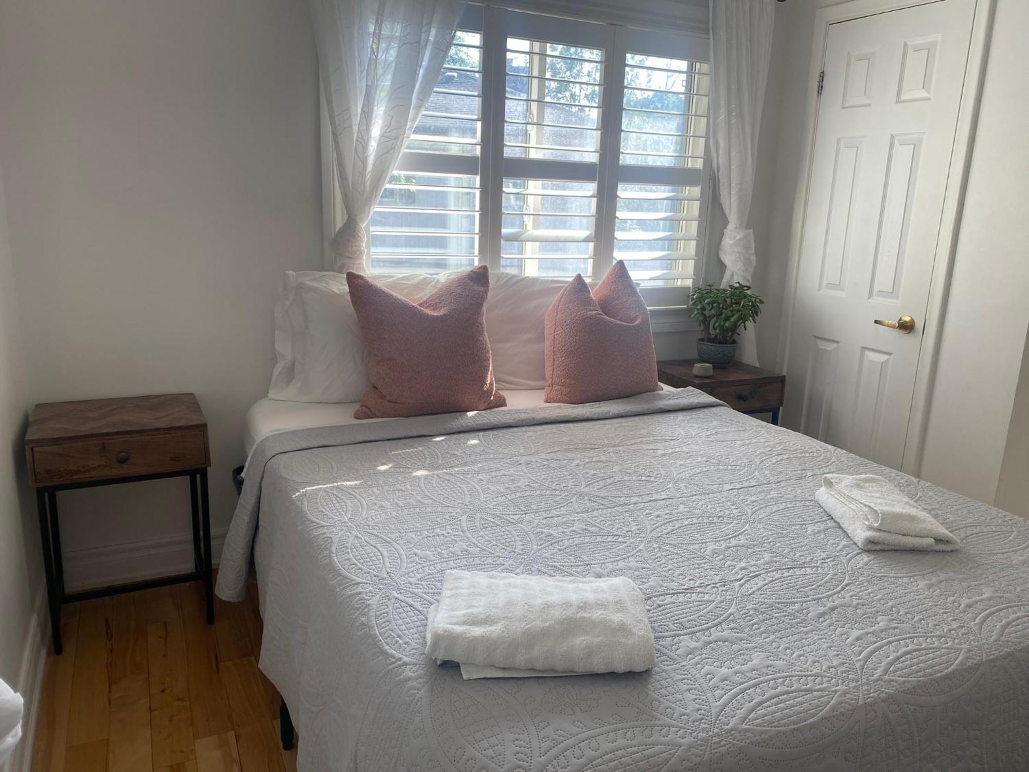 Clearbrooke Gem- Bright Private Bedroom Close To Yyz Toronto Ngoại thất bức ảnh
